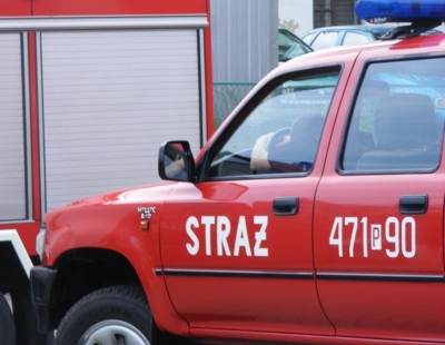 Mikołajówek: Strażacy wyciągnęli kobietę ze studni