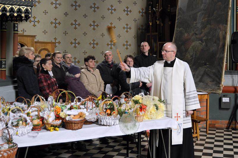 Poświęcenie pokarmów w kościołach