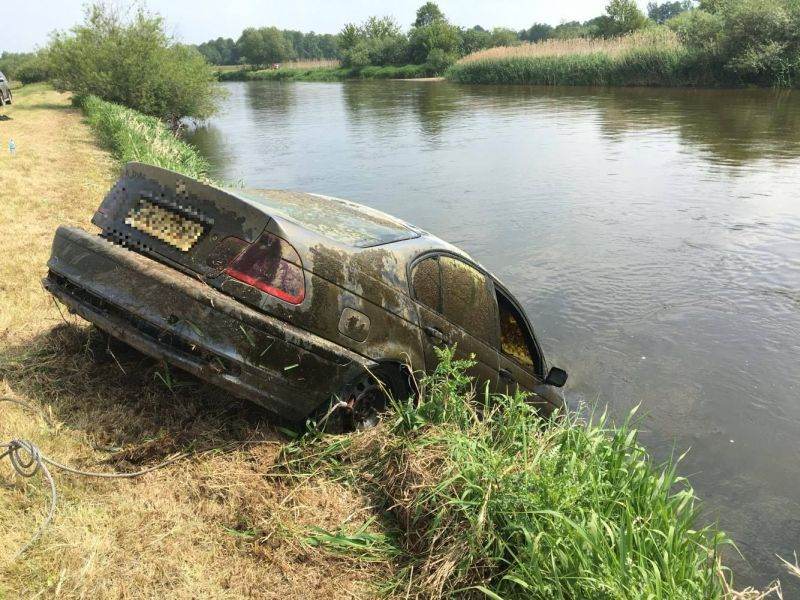 Wyłowiono BMW z rzeki Warty!