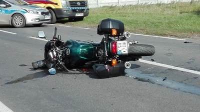 Uderzył w jadącego motocyklistę. Ranny w szpitalu
