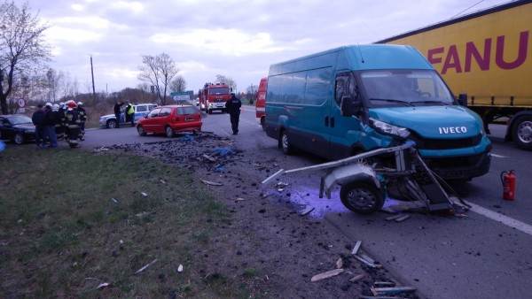 Wyprzedzając najechał na przyczepę