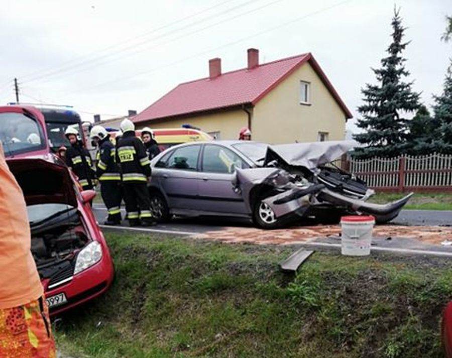 Zderzenie trzech samochodów w Powierciu