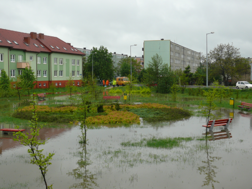Skwer przy ulicy Włocławskiej zalany
