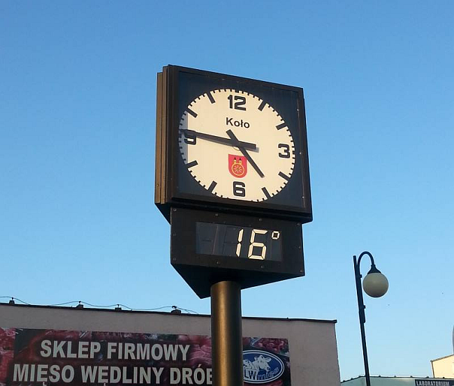 Zegar pokazuje różne temperatury