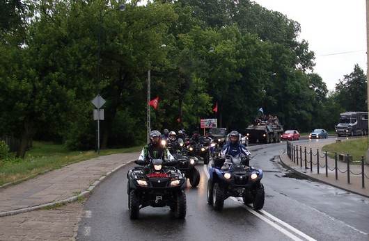 Parada motocykli ulicami Koła