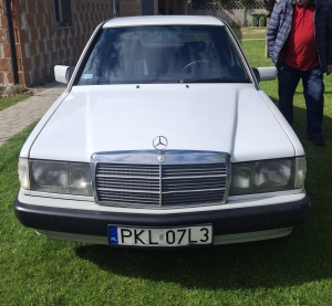 Mercedes Benz 190D 
